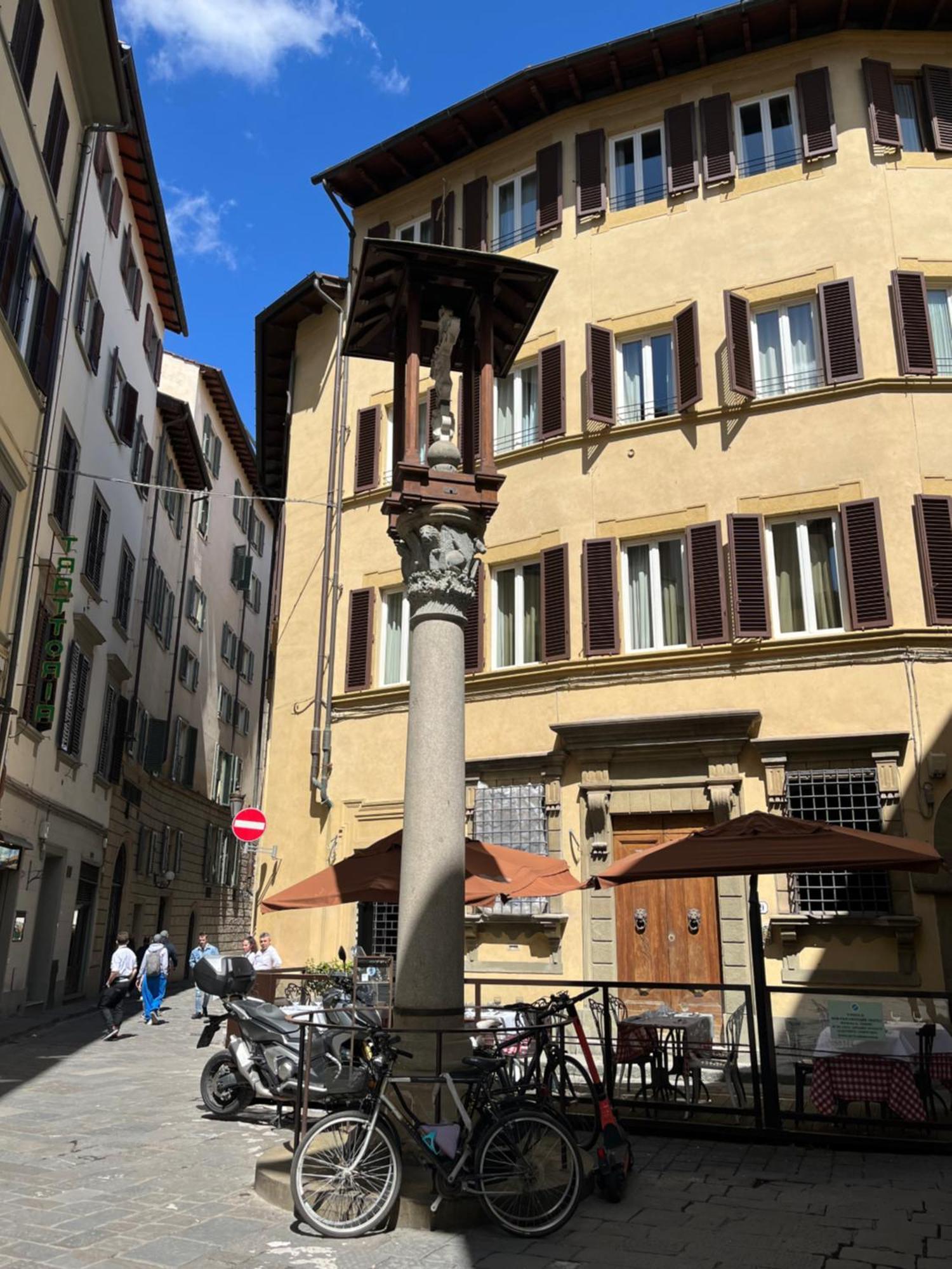 Cozy Duomo Dante Uffizi Firenze Central Exterior foto